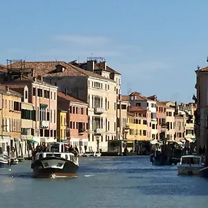 https://eagles-nest-venice-guest-house.hotelinveneto.com